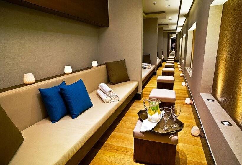 ホテル Ramada Plaza By Wyndham Istanbul Tekstilkent