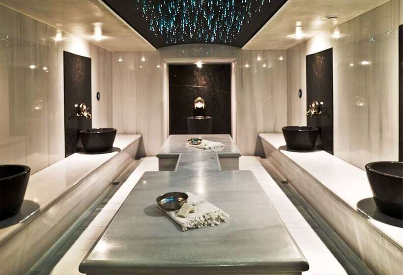 ホテル Ramada Plaza By Wyndham Istanbul Tekstilkent