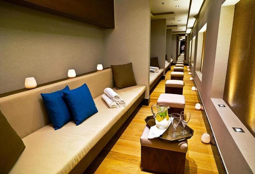 ホテル Ramada Plaza By Wyndham Istanbul Tekstilkent