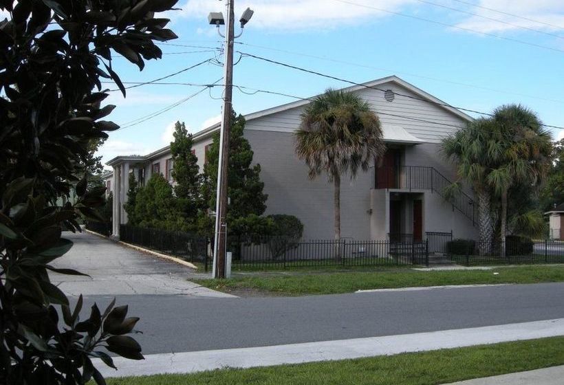 Отель Relax Inn Lakeland