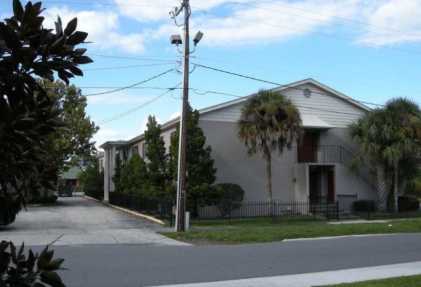 Отель Relax Inn Lakeland