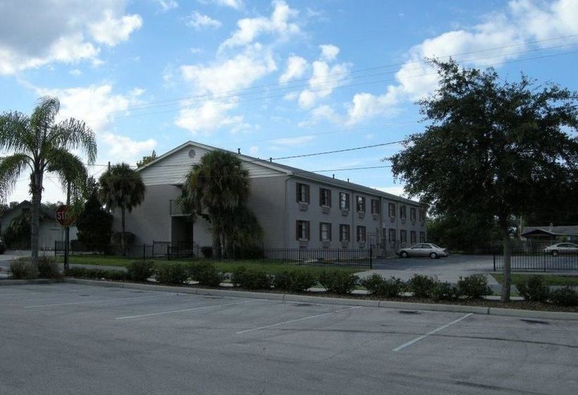 Отель Relax Inn Lakeland