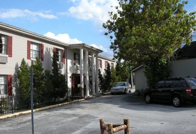 Отель Relax Inn Lakeland