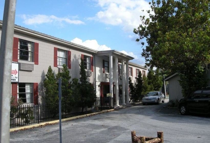 Отель Relax Inn Lakeland