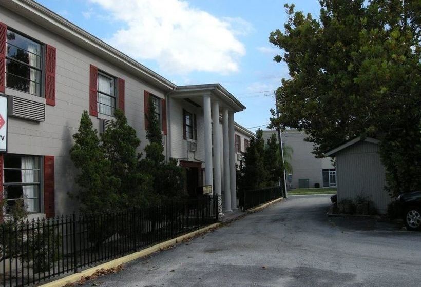 Отель Relax Inn Lakeland