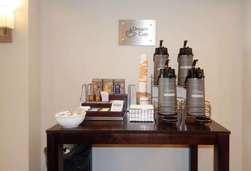 בית מלון כפרי Sleep Inn & Suites Near Liberty Place I65