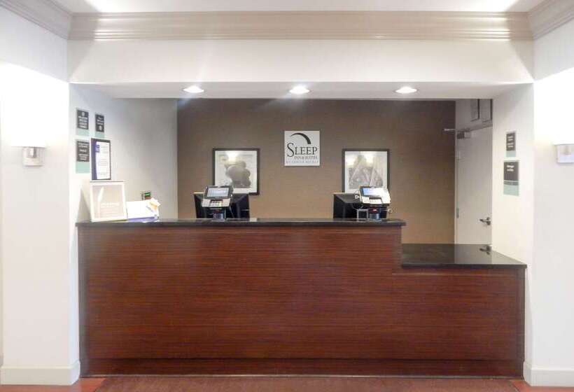 בית מלון כפרי Sleep Inn & Suites Near Liberty Place I65
