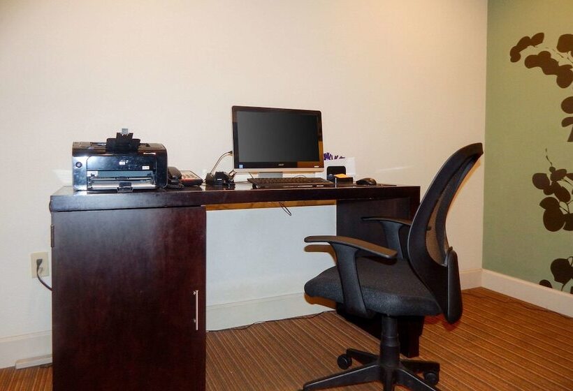 בית מלון כפרי Sleep Inn & Suites Near Liberty Place I65
