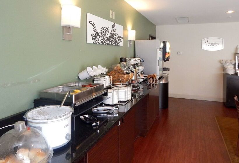 בית מלון כפרי Sleep Inn & Suites Near Liberty Place I65