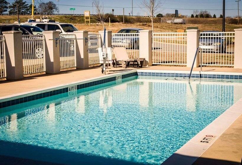 בית מלון כפרי Sleep Inn & Suites Near Liberty Place I65