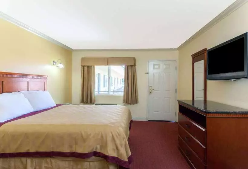 Otel Travelodge By Wyndham Brea