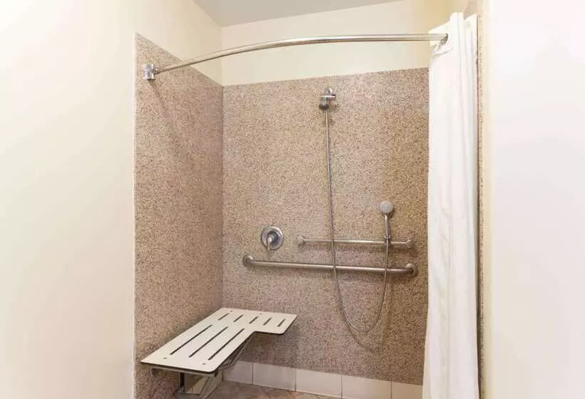 Otel Travelodge By Wyndham Brea