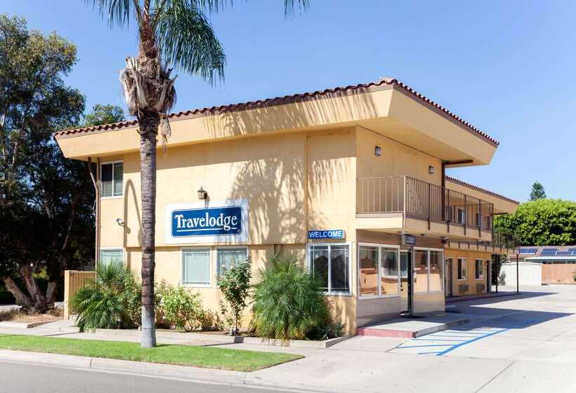 ホテル Travelodge By Wyndham Brea