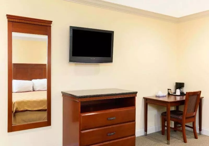 Otel Travelodge By Wyndham Brea