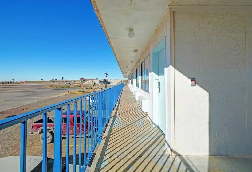 Motel 10