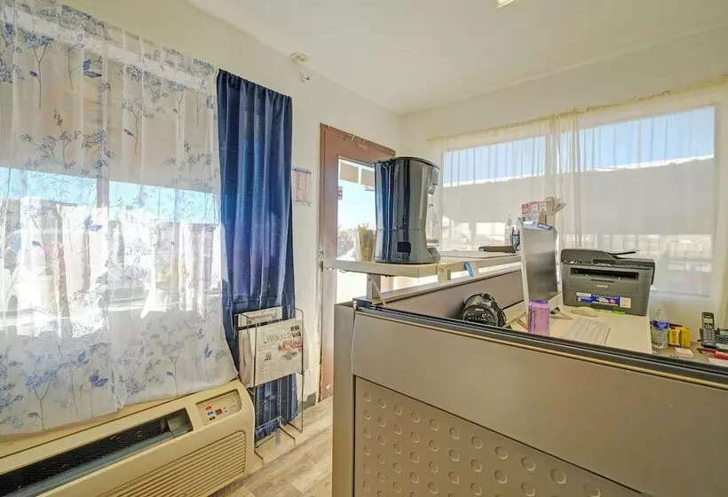 Motel 10