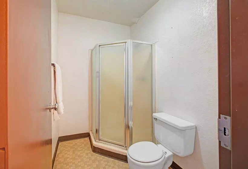 Motel 10