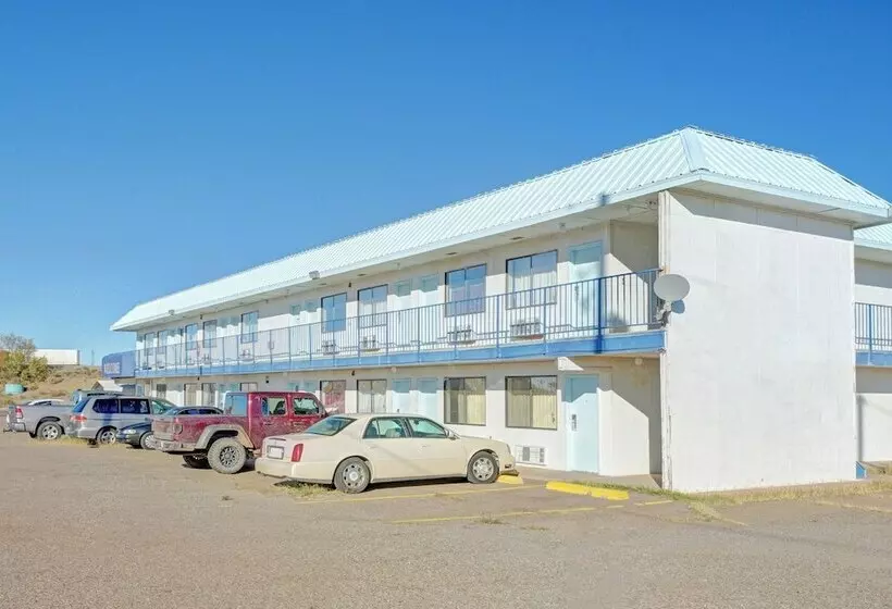 Motel 10