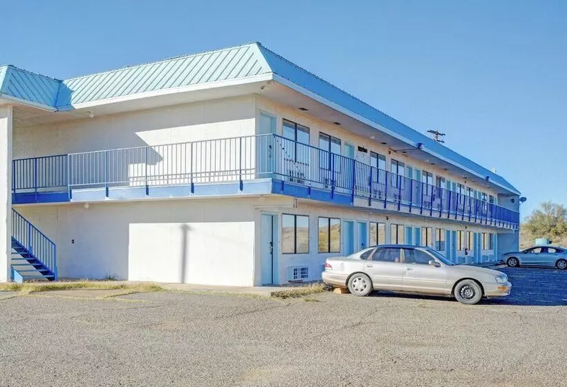 Motel 10