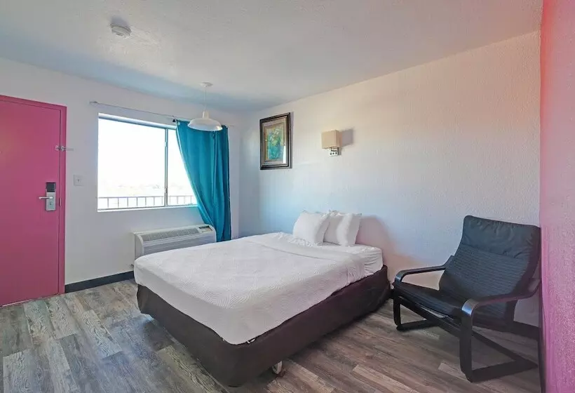 Motel 10