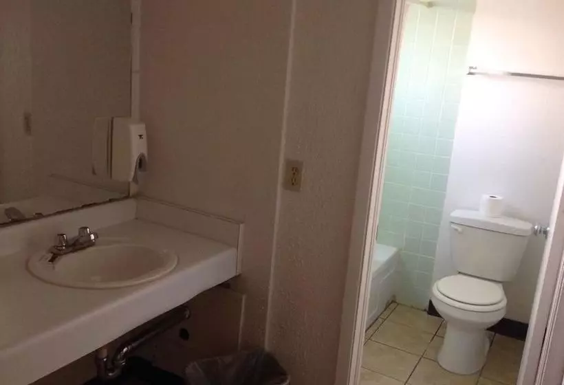 モーテル Camlot Inn