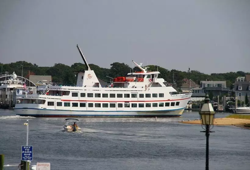 Мотель Ocean Street Inn On Hyannis Harbor