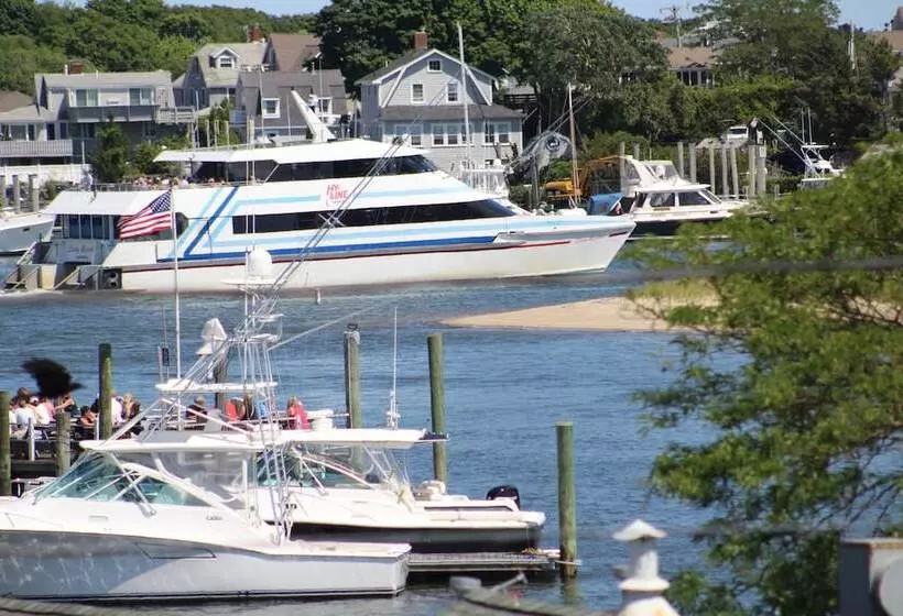 Мотель Ocean Street Inn On Hyannis Harbor
