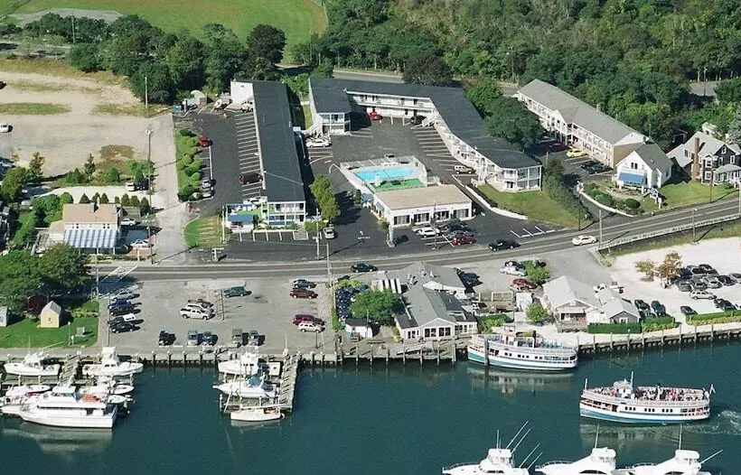 Мотель Ocean Street Inn On Hyannis Harbor