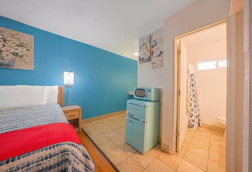Royal Gateway Motel