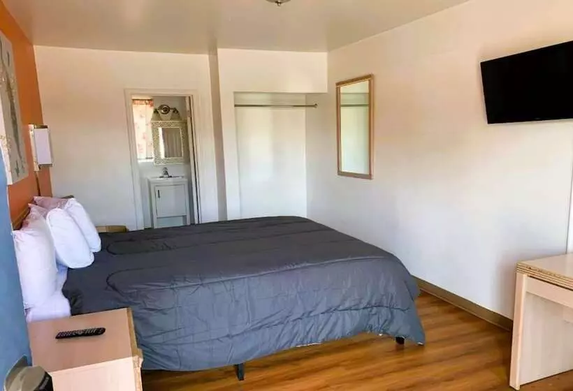 Royal Gateway Motel
