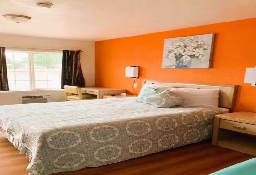 Royal Gateway Motel