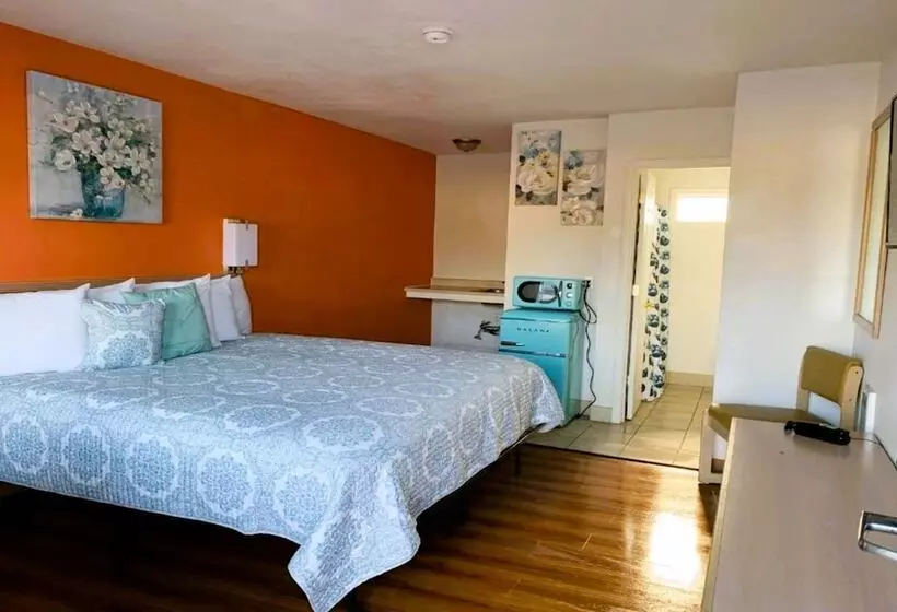 Royal Gateway Motel