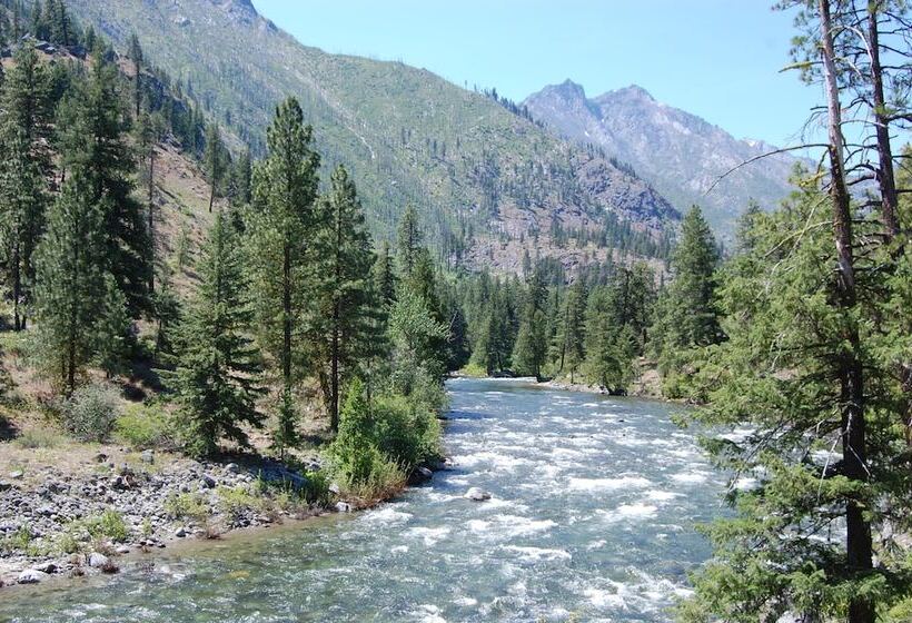 Sleeping Lady Mountain Resort