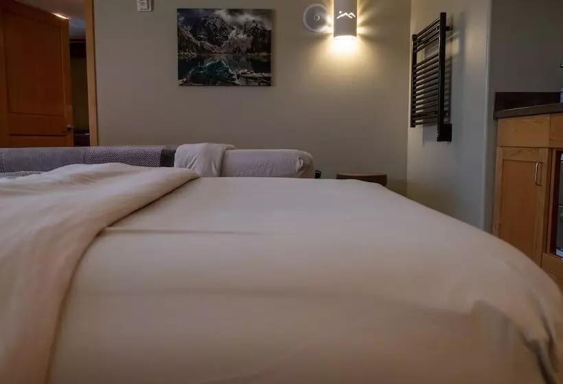 Sleeping Lady Mountain Resort