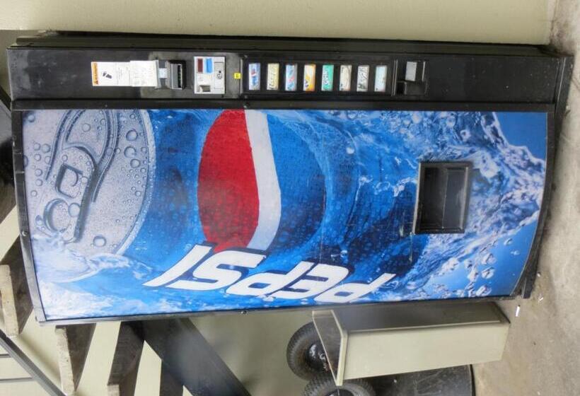 Cameo Motel   Portland