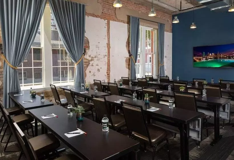 Canvas Hotel Dallas