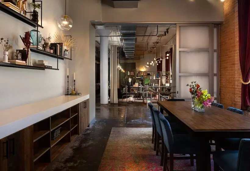 Canvas Hotel Dallas
