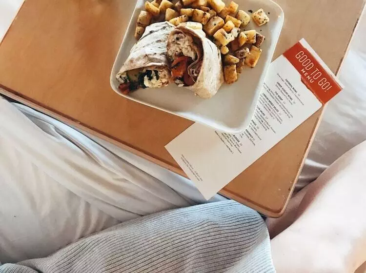 Canvas Hotel Dallas