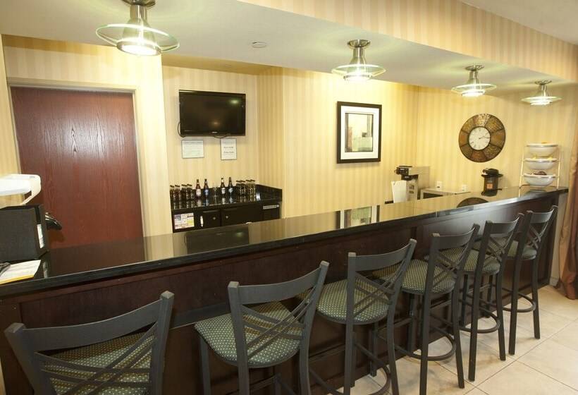 فندق Cobblestone Inn & Suites Langdon