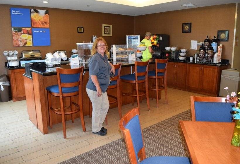 ホテル Comfort Inn & Suites Marion I57