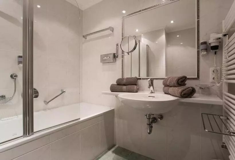 ホテル Das Zentrum