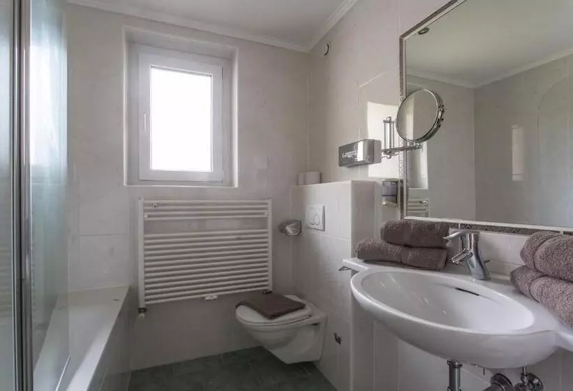 ホテル Das Zentrum