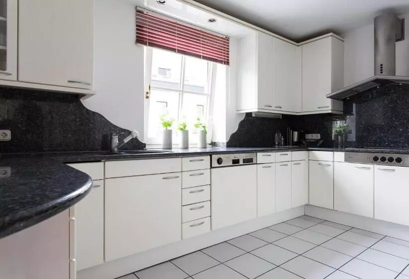 ホテル Das Zentrum