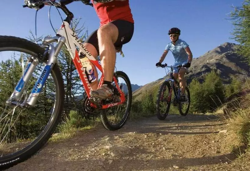 ホテル Das Zentrum