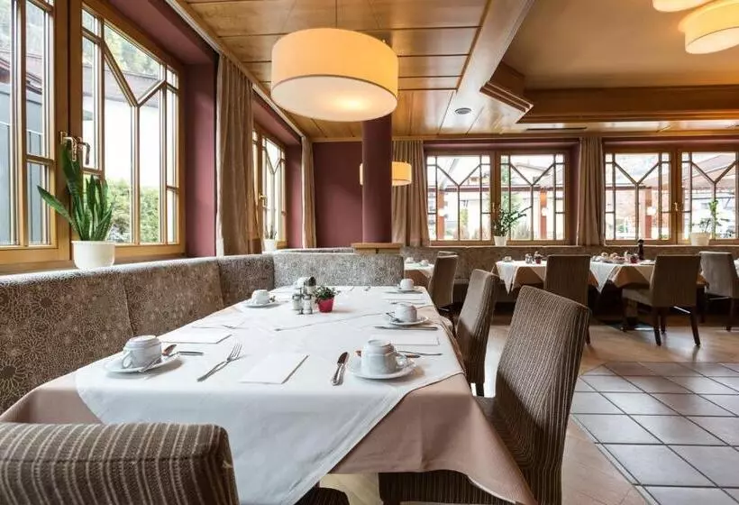 ホテル Das Zentrum