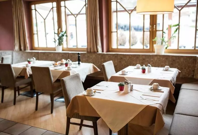 ホテル Das Zentrum