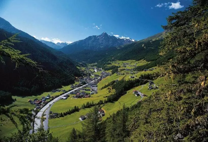 ホテル Das Zentrum