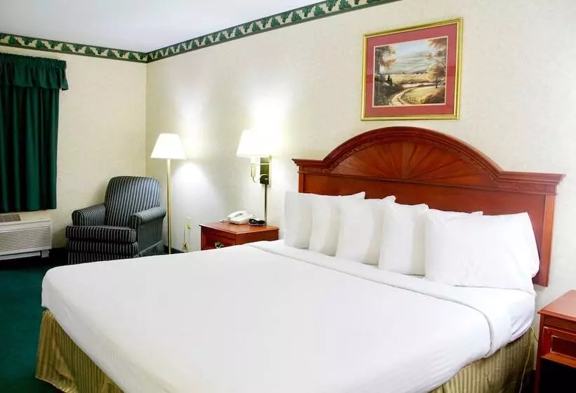 Grand Vista Hotel & Suites
