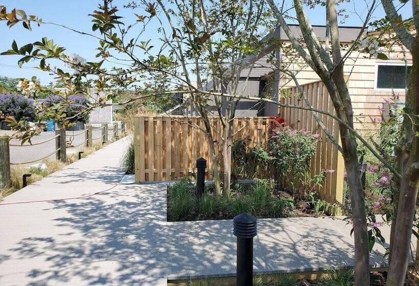 בית מלון כפרי The Shoals Suites & Slips