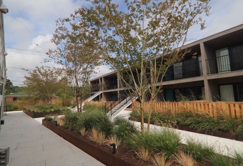 בית מלון כפרי The Shoals Suites & Slips